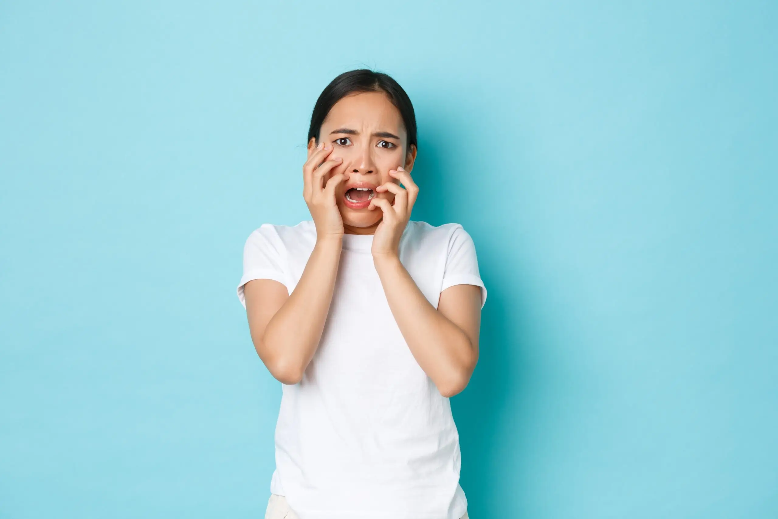 woman with bad teeth